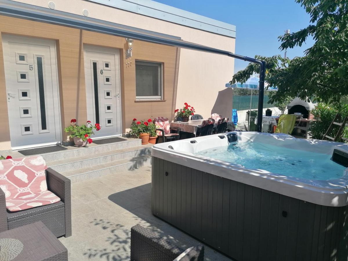 Rooms Katarina Kadumi Екстер'єр фото